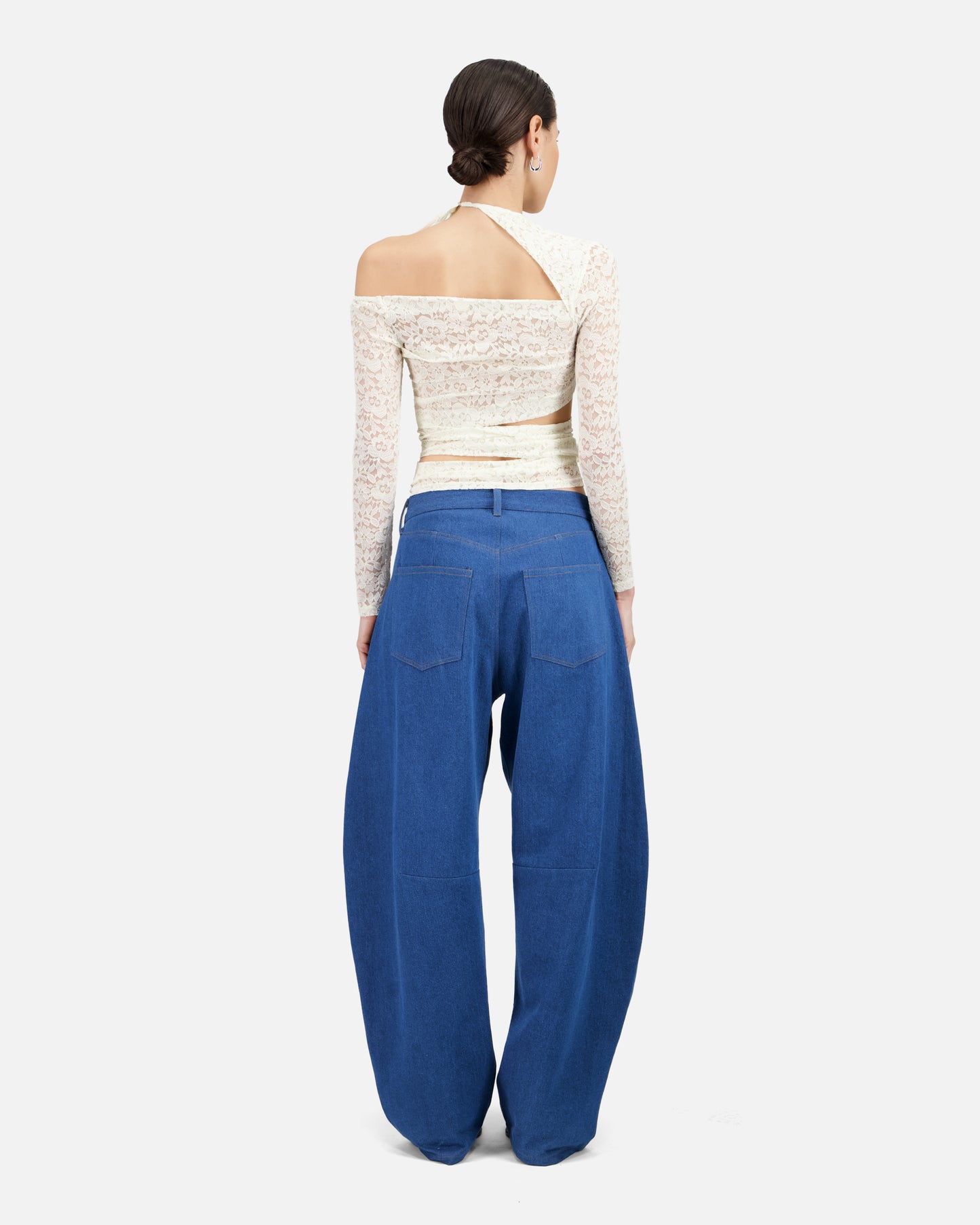 ARCHED JEAN
