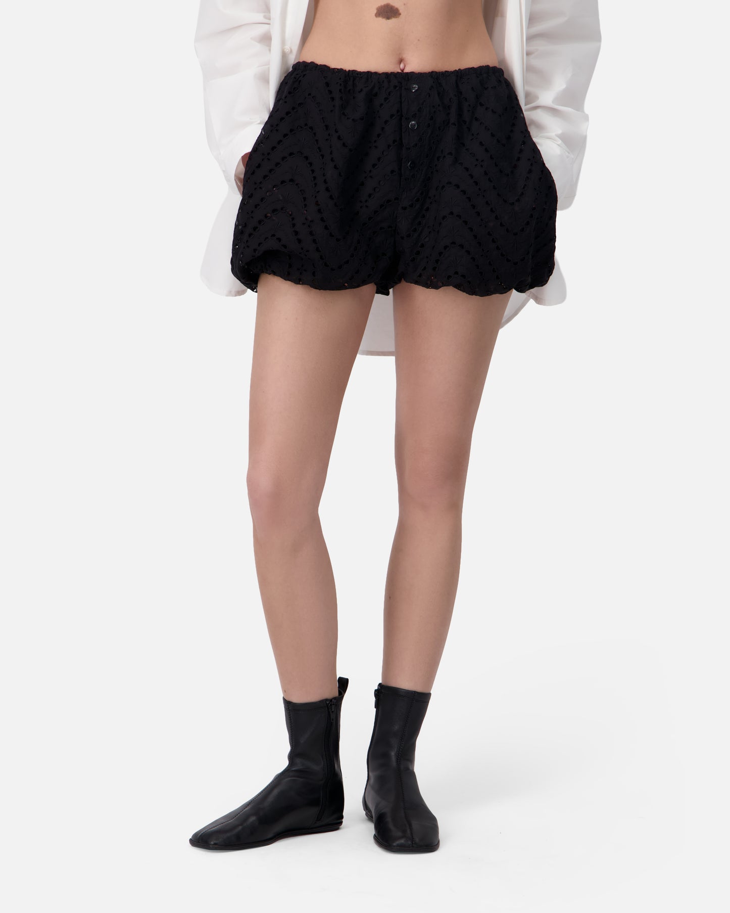 EMBROIDERED BLOOMER SHORT