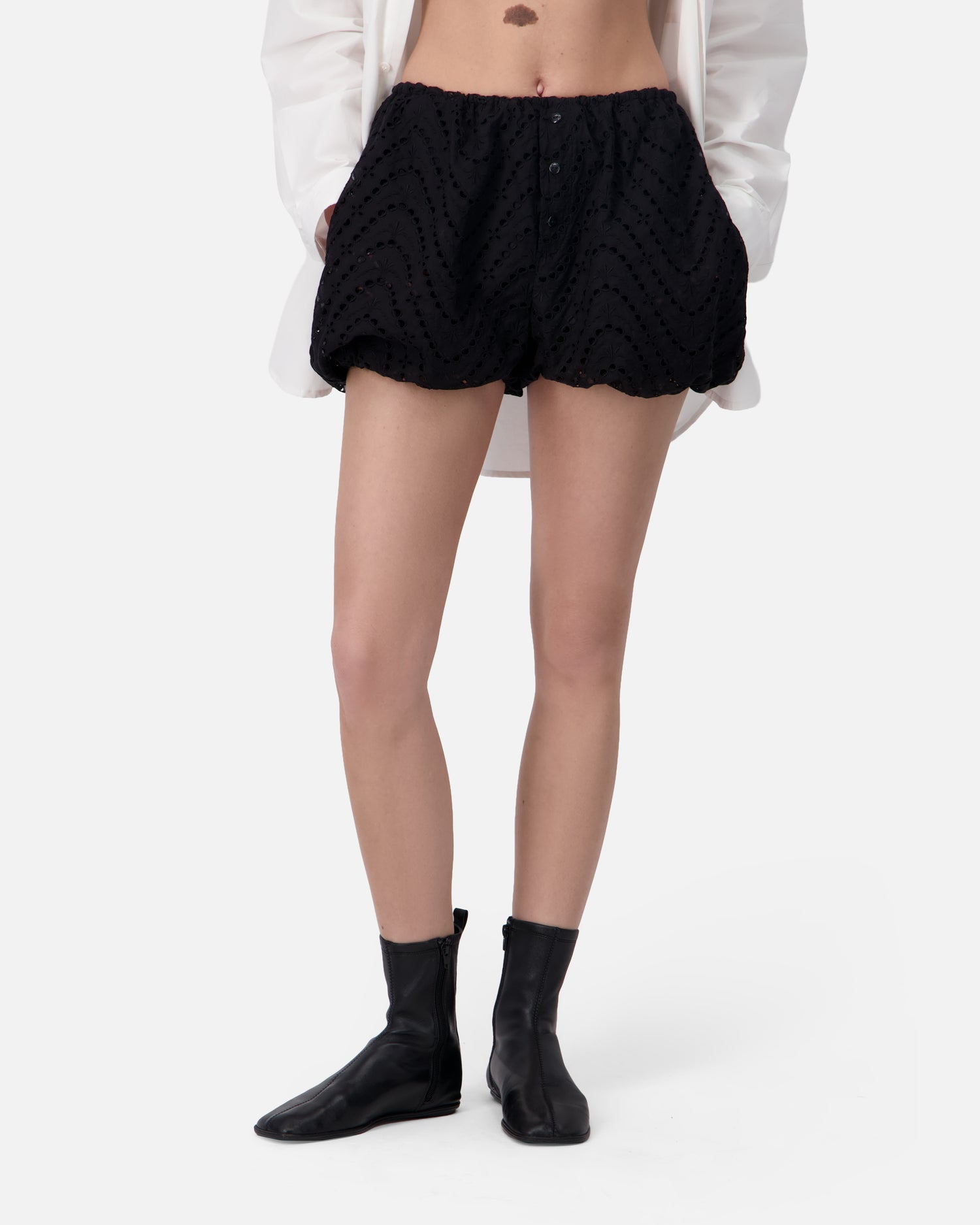 EMBROIDERED BLOOMER SHORT