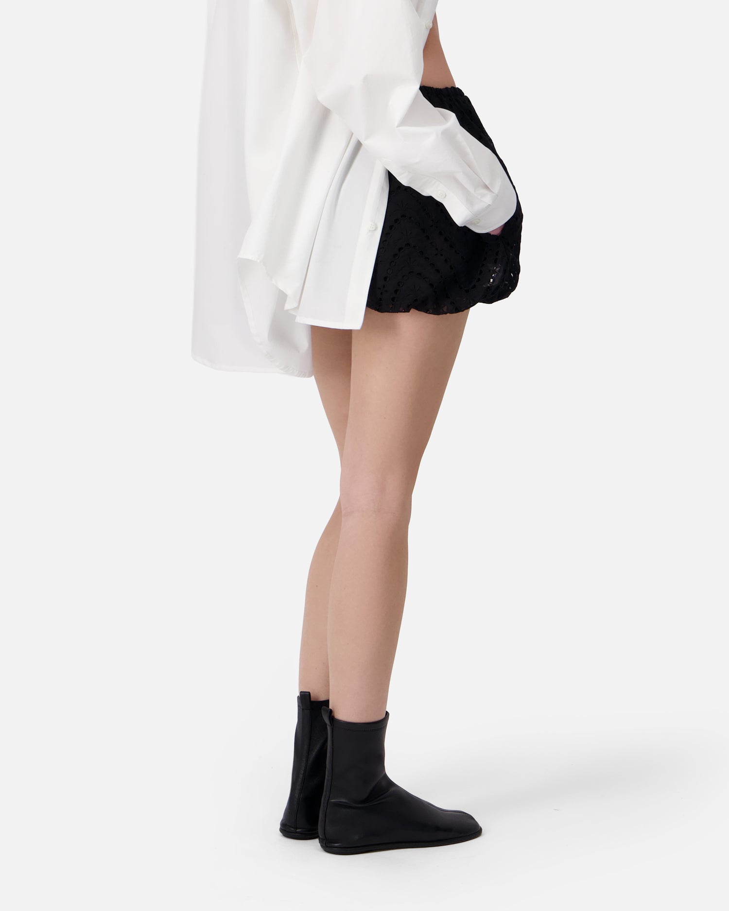 EMBROIDERED BLOOMER SHORT