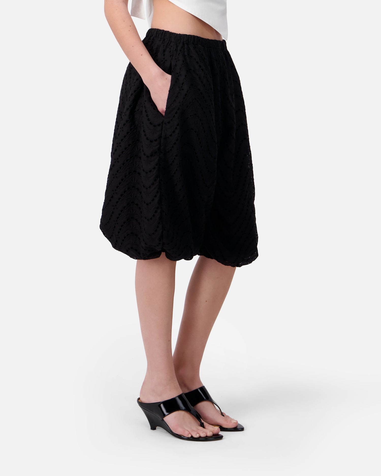 EMBROIDERED BALLOON BERMUDA